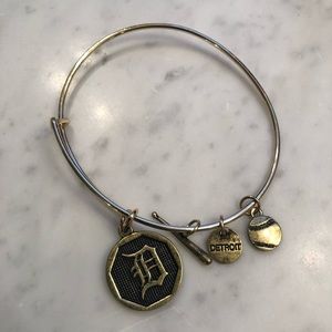 Detroit Tigers Gold Alex And Ani Bangle